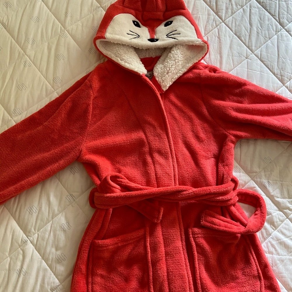 Coyote robe